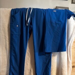 Figs Winning blue scrub set, size medium. Kade scrub pants/catarina scrub top.